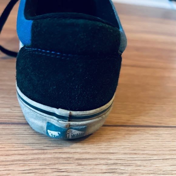 Vans size 9 men’s skate shoes - Picture 2 of 4